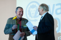  Preisverleihung @ward an durch den Rektor Prof. Dr. Udo Sträter | Preisträger Prof. Alexander Brock 