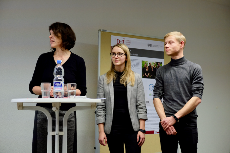 Das [D-3]-Team mit Dr. Gunhild Berg, Sarah Stumpf und René Barth (v.l.n.r.) bei der Präsentation des Projektes (Foto: Alfred Kuhn)
